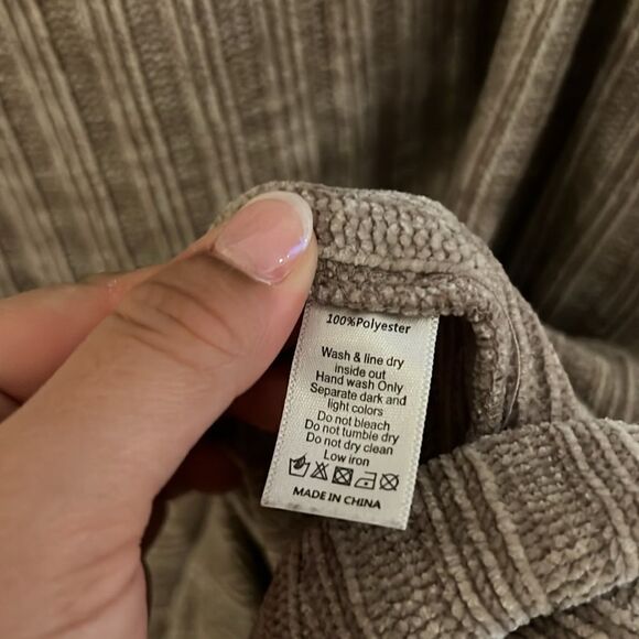 Joyfolie Oversized Leal Tan Sweater size L - Picture 11 of 12